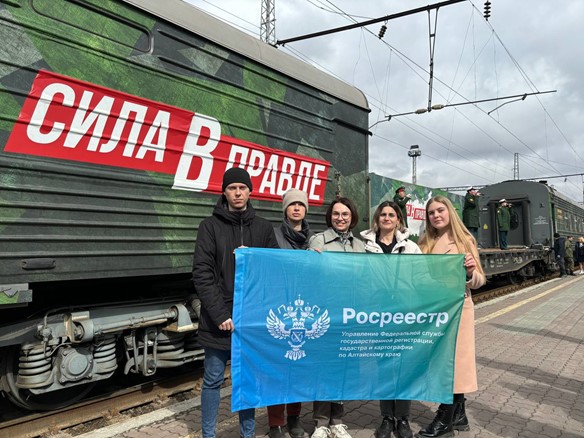 В Барнаул прибыл тематический поезд Министерства обороны РФ.